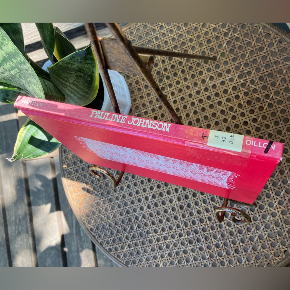 Pauline Johnson The Story of an American Indian by Lucie Hartley 1980 Hardback - Picture 3 of 13